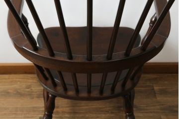 中古　美品　松本民芸家具　シックな色合いとクラシカルな佇まいが魅力のペンシルバニアウィンザーチェア(ウインザーチェア、アームチェア、板座チェア、ダイニングチェア、椅子、イス)(定価約20万円)(R-068196)