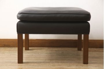 中古　美品　FREDERICIA(フレデリシア)　ボーエ・モーエンセン　シンプルなデザインが使いやすい2202オットマン(フットスツール、1Pソファ、1人掛けソファ、一人掛けソファ、椅子、イス、チェア)(定価約42万円)(R-068197)