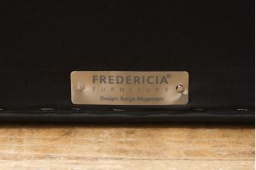 中古　美品　FREDERICIA(フレデリシア)　ボーエ・モーエンセン　シンプルなデザインが使いやすい2202オットマン(フットスツール、1Pソファ、1人掛けソファ、一人掛けソファ、椅子、イス、チェア)(定価約42万円)(R-068197)