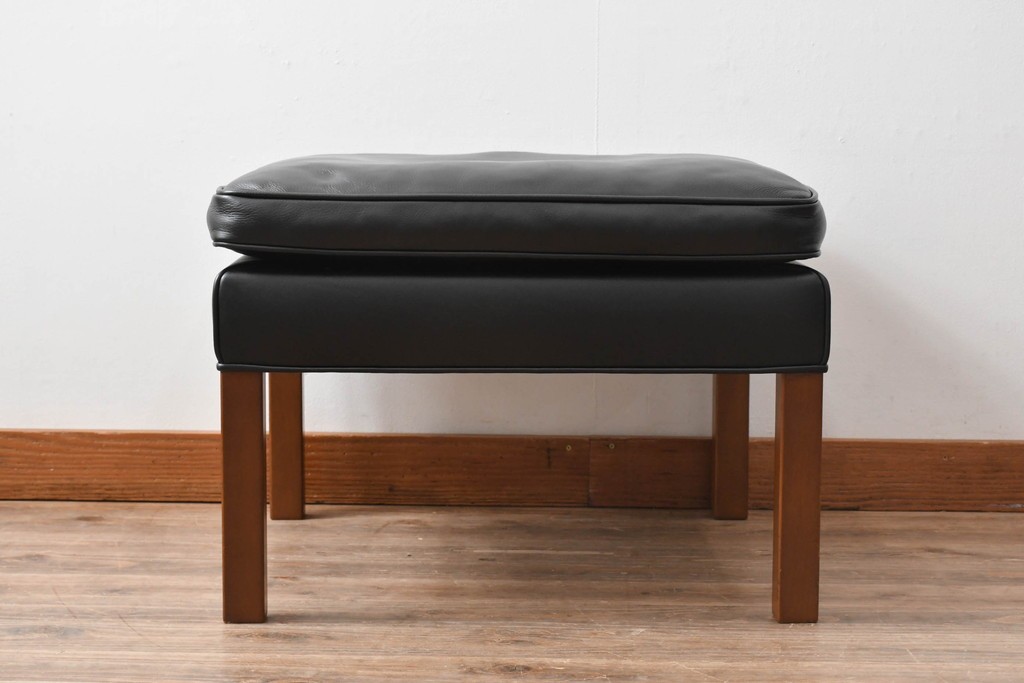 中古　美品　FREDERICIA(フレデリシア)　ボーエ・モーエンセン　シンプルなデザインが使いやすい2202オットマン　定価約42万円　(R-068197)