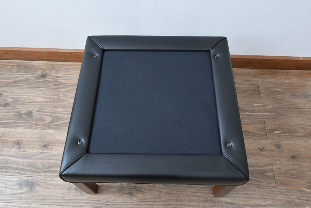 中古　美品　FREDERICIA(フレデリシア)　ボーエ・モーエンセン　シンプルなデザインが使いやすい2202オットマン　定価約42万円　(R-068197)
