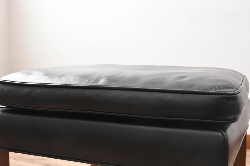 中古　美品　FREDERICIA(フレデリシア)　ボーエ・モーエンセン　シンプルなデザインが使いやすい2202オットマン　定価約42万円　(R-068197)