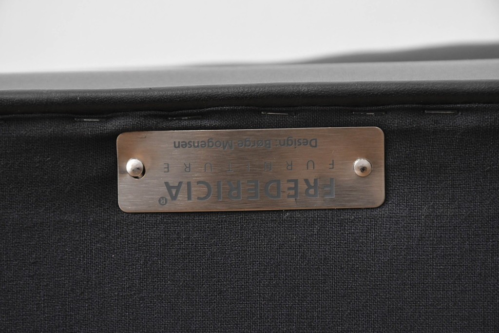 中古　美品　FREDERICIA(フレデリシア)　ボーエ・モーエンセン　シンプルなデザインが使いやすい2202オットマン　定価約42万円　(R-068197)