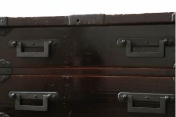 和製アンティーク　特注!!　上手物!!　総桐材　金具の立派な庄内背負い箪笥(庄内箪笥、小箪笥、行商箪笥、衣装箪笥、整理たんす、収納タンス、引き出し)(R-068198)