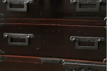 和製アンティーク　特注!!　上手物!!　総桐材　金具の立派な庄内背負い箪笥(庄内箪笥、小箪笥、行商箪笥、衣装箪笥、整理たんす、収納タンス、引き出し)(R-068198)