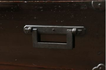 和製アンティーク　特注!!　上手物!!　総桐材　金具の立派な庄内背負い箪笥(庄内箪笥、小箪笥、行商箪笥、衣装箪笥、整理たんす、収納タンス、引き出し)(R-068198)