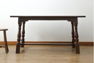 中古　美品　松本民芸家具　シックな色合いで落ち着いた佇まいが魅力のD型食卓(ダイニングテーブル、2人掛け、4人掛け、作業台)(定価約26万円)(R-068200)