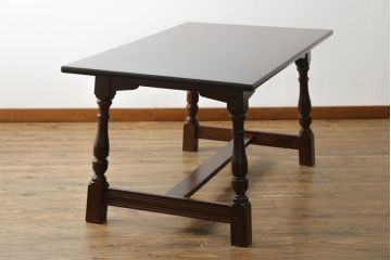 中古　美品　松本民芸家具　シックな色合いで落ち着いた佇まいが魅力のD型食卓(ダイニングテーブル、2人掛け、4人掛け、作業台)(定価約26万円)(R-068200)