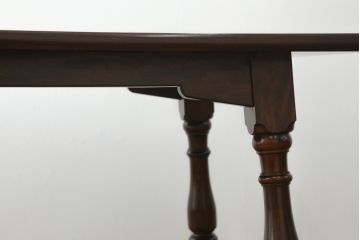 中古　美品　松本民芸家具　シックな色合いで落ち着いた佇まいが魅力のD型食卓(ダイニングテーブル、2人掛け、4人掛け、作業台)(定価約26万円)(R-068200)