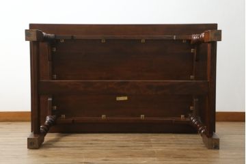 中古　美品　松本民芸家具　シックな色合いで落ち着いた佇まいが魅力のD型食卓(ダイニングテーブル、2人掛け、4人掛け、作業台)(定価約26万円)(R-068200)