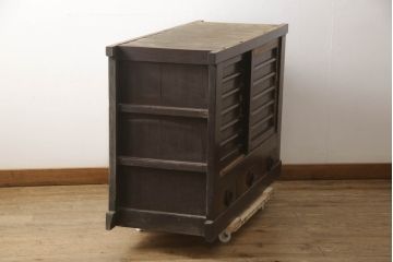 和製アンティーク　上手物!　古民家スタイルにおすすめな四尺水屋箪笥サイドボード(食器棚、収納棚、戸棚、時代箪笥、茶箪笥、サイドキャビネット、テレビ台、テレビボード)(R-068205)