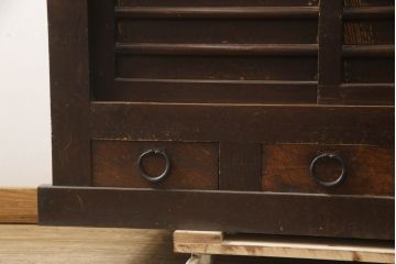 和製アンティーク　上手物!　古民家スタイルにおすすめな四尺水屋箪笥サイドボード(食器棚、収納棚、戸棚、時代箪笥、茶箪笥、サイドキャビネット、テレビ台、テレビボード)(R-068205)