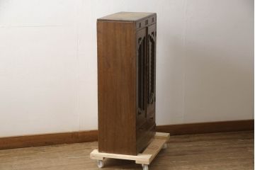 和製アンティーク　昭和中期　レトロな雰囲気とガラス扉のデザインが素敵な本箱(ブックケース、収納棚、キャビネット、飾り棚)(R-068210)