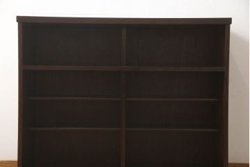 中古　美品　整然と並ぶ縦桟が和モダンな雰囲気を醸し出す格子引き戸の水屋箪笥サイドボード(収納棚、戸棚、食器棚、茶棚、サイドキャビネット)(R-068229)