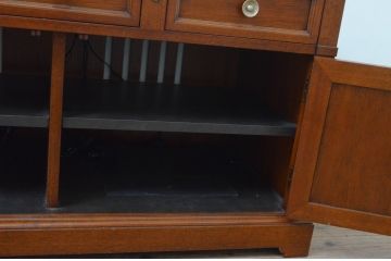 中古　DREXEL HERITAGE(ドレクセルヘリテイジ)　Triune(トライユン)　クラシカルなデザインがお洒落なテレビ台(ローボード、テレビボード、サイドキャビネット、リビングボード、収納棚、戸棚)(R-068230)