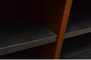 中古　DREXEL HERITAGE(ドレクセルヘリテイジ)　Triune(トライユン)　クラシカルなデザインがお洒落なテレビ台(ローボード、テレビボード、サイドキャビネット、リビングボード、収納棚、戸棚)(R-068230)