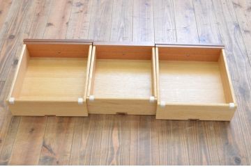 中古　DREXEL HERITAGE(ドレクセルヘリテイジ)　Triune(トライユン)　クラシカルなデザインがお洒落なテレビ台(ローボード、テレビボード、サイドキャビネット、リビングボード、収納棚、戸棚)(R-068230)