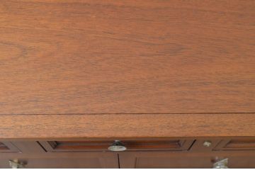 中古　DREXEL HERITAGE(ドレクセルヘリテイジ)　Triune(トライユン)　クラシカルなデザインがお洒落なテレビ台(ローボード、テレビボード、サイドキャビネット、リビングボード、収納棚、戸棚)(R-068230)