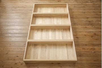 中古　モダンデザイン　老舗　桐屋田中　直線的でシンプルなデザインが格好良い加茂総桐箪笥(チェスト、桐たんす、和タンス、衣装箪笥)