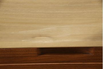 中古　モダンデザイン　老舗　桐屋田中　直線的でシンプルなデザインが格好良い加茂総桐箪笥(チェスト、桐たんす、和タンス、衣装箪笥)