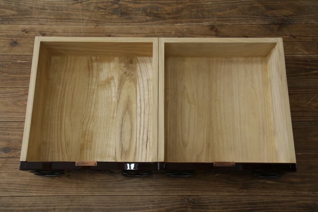 中古　超美品!!　岩谷堂箪笥　木地呂塗り　丁寧な造りの手打ち金具が目を惹く栗駒8号車タンス　定価約160万円　(R-068238)