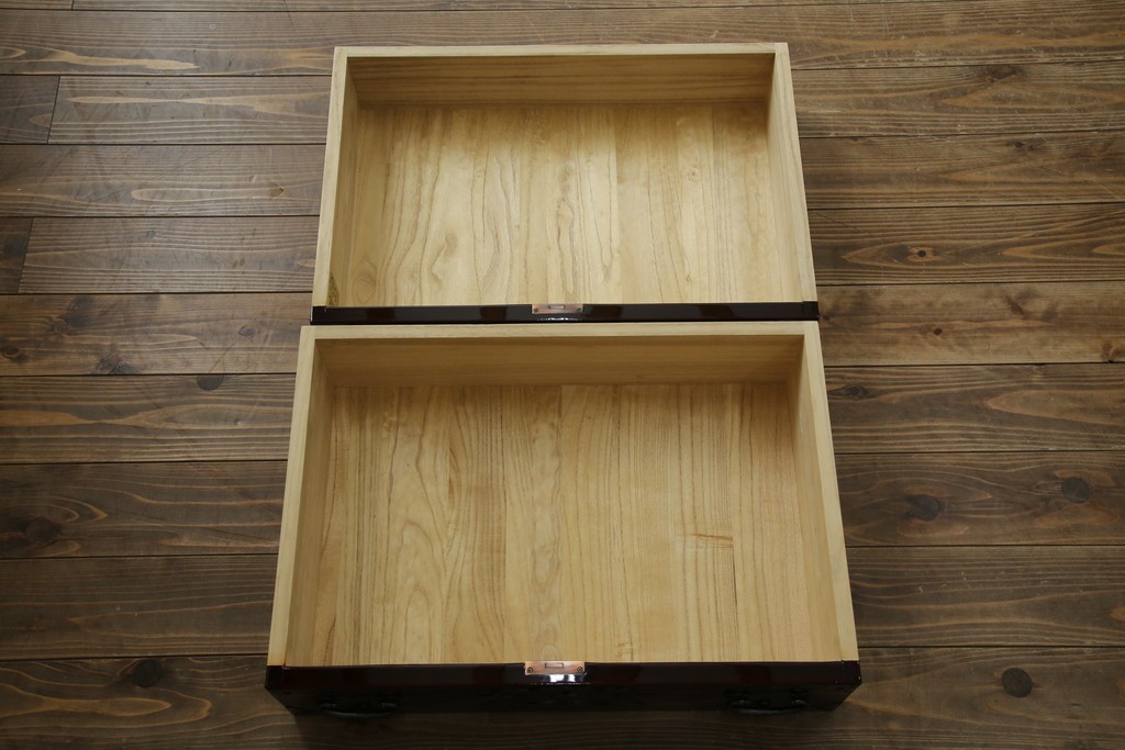 中古　超美品!!　岩谷堂箪笥　木地呂塗り　丁寧な造りの手打ち金具が目を惹く栗駒8号車タンス　定価約160万円　(R-068238)