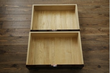 中古　超美品!!　岩谷堂箪笥　木地呂塗り　丁寧な造りの手打ち金具が目を惹く栗駒8号車タンス　定価約160万円　(R-068238)