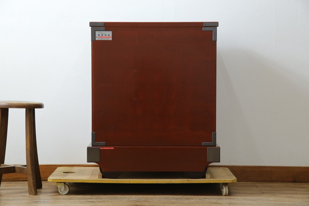 中古　超美品!!　岩谷堂箪笥　木地呂塗り　丁寧な造りの手打ち金具が目を惹く栗駒8号車タンス　定価約160万円　(R-068238)