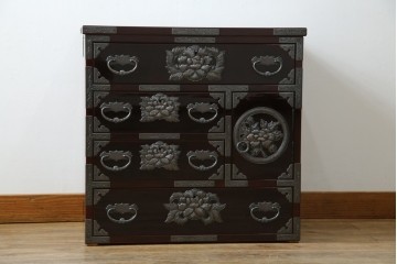 中古　超美品!!　岩谷堂箪笥　木地呂塗り　丁寧な造りの手打ち金具が目を惹く栗駒8号車タンス　定価約160万円　(R-068238)