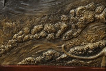 中古　銅板　彫金　枠欅(ケヤキ)材　武運　長久　阿吽　迫力ある龍虎の図が魅力的な小振りの衝立て(つい立て、衝い立て、パーテーション、間仕切り、店舗什器)(R-068240)