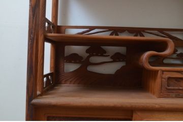 和製ビンテージ　肥松(老松、アブラマツ)　温かみのある色合いと美しい木目が魅力の茶棚(違い棚、飾り棚、収納棚、戸棚、ヴィンテージ)(R-068241)
