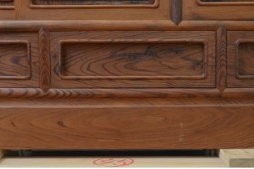 和製ビンテージ　肥松(老松、アブラマツ)　温かみのある色合いと美しい木目が魅力の茶棚(違い棚、飾り棚、収納棚、戸棚、ヴィンテージ)(R-068241)