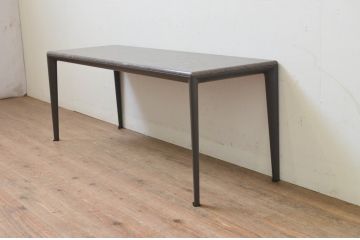 中古　美品!!　arflex(アルフレックス)　ERA(living table)　エラ　リビングテーブル　C.O.D.(シー・オー・ディー)デザイン　大理石の天板とスタイリッシュなシルエットが美しいテーブル(コンソールテーブル、サイドテーブル、サービステーブル)(定価約31万円)(R-068242)