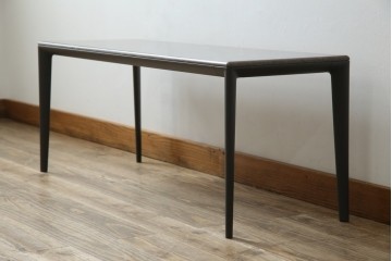 中古　美品!!　arflex(アルフレックス)　ERA(living table)　エラ　リビングテーブル　C.O.D.(シー・オー・ディー)デザイン　大理石の天板とスタイリッシュなシルエットが美しいテーブル　定価約31万円　(R-068242)