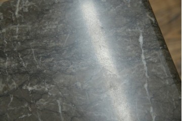 中古　美品!!　arflex(アルフレックス)　ERA(living table)　エラ　リビングテーブル　C.O.D.(シー・オー・ディー)デザイン　大理石の天板とスタイリッシュなシルエットが美しいテーブル　定価約31万円　(R-068242)