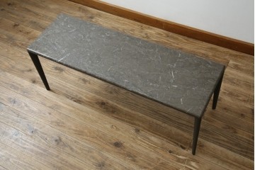 中古　美品!!　arflex(アルフレックス)　ERA(living table)　エラ　リビングテーブル　C.O.D.(シー・オー・ディー)デザイン　大理石の天板とスタイリッシュなシルエットが美しいテーブル　定価約31万円　(R-068242)