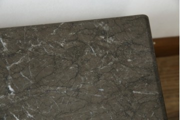 中古　美品!!　arflex(アルフレックス)　ERA(living table)　エラ　リビングテーブル　C.O.D.(シー・オー・ディー)デザイン　大理石の天板とスタイリッシュなシルエットが美しいテーブル　定価約31万円　(R-068242)