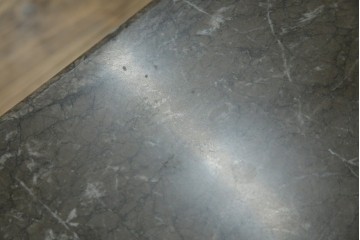 中古　美品!!　arflex(アルフレックス)　ERA(living table)　エラ　リビングテーブル　C.O.D.(シー・オー・ディー)デザイン　大理石の天板とスタイリッシュなシルエットが美しいテーブル　定価約31万円　(R-068242)