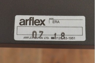 中古　美品!!　arflex(アルフレックス)　ERA(living table)　エラ　リビングテーブル　C.O.D.(シー・オー・ディー)デザイン　大理石の天板とスタイリッシュなシルエットが美しいテーブル　定価約31万円　(R-068242)
