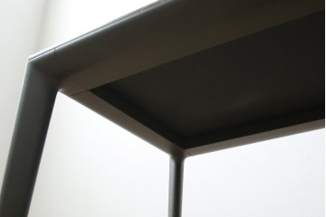 中古　美品!!　arflex(アルフレックス)　ERA(living table)　エラ　リビングテーブル　C.O.D.(シー・オー・ディー)デザイン　大理石の天板とスタイリッシュなシルエットが美しいテーブル　定価約31万円　(R-068242)