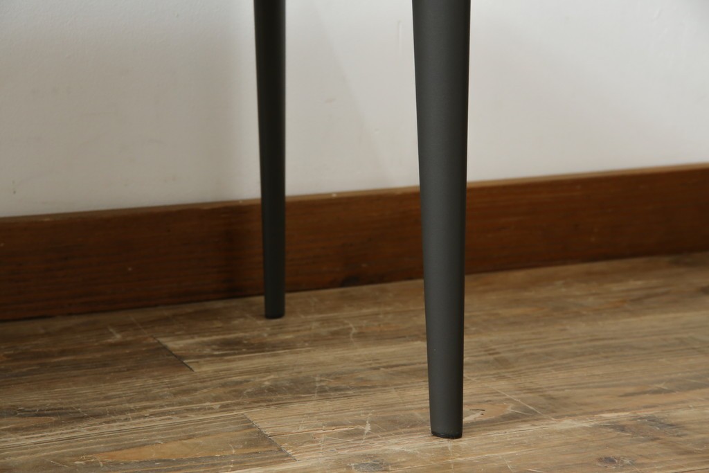 中古　美品!!　arflex(アルフレックス)　ERA(living table)　エラ　リビングテーブル　C.O.D.(シー・オー・ディー)デザイン　大理石の天板とスタイリッシュなシルエットが美しいテーブル　定価約31万円　(R-068242)