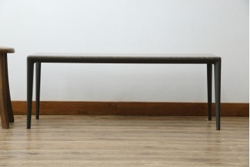 中古　美品!!　arflex(アルフレックス)　ERA(living table)　エラ　リビングテーブル　C.O.D.(シー・オー・ディー)デザイン　大理石の天板とスタイリッシュなシルエットが美しいテーブル　定価約31万円　(R-068242)