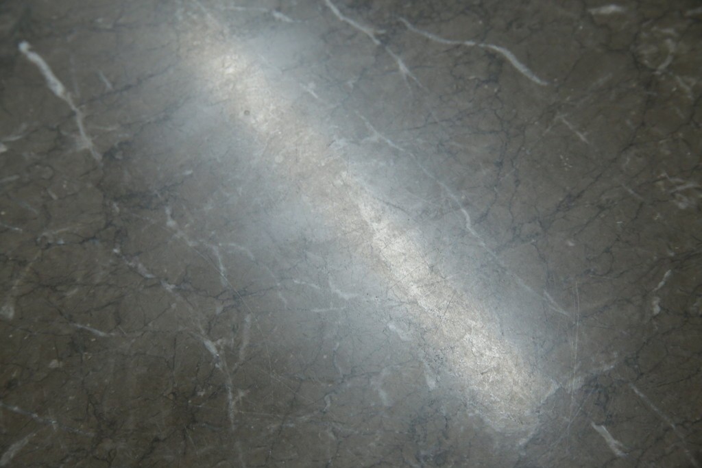 中古　美品!!　arflex(アルフレックス)　ERA(living table)　エラ　リビングテーブル　C.O.D.(シー・オー・ディー)デザイン　大理石の天板とスタイリッシュなシルエットが美しいテーブル　定価約31万円　(R-068242)