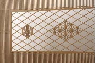 和製ビンテージ　上手物　指物　枠欅(ケヤキ)材　腰板タモ材黒柿縁　片面クリアガラス　上質な空間を演出するこった造りの組子入り衝立て(パーテーション、間仕切り、ヴィンテージ)(R-068246)