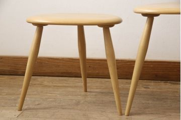 中古　美品!!　MARGARET HOWELL(マーガレットハウエル)×ERCOL(アーコール)　温かみのある木肌と曲線が特徴的なぺブルネストテーブル(トリオ、サイドテーブル、カフェテーブル、コーヒーテーブル、ローテーブル、北欧)(R-068249)