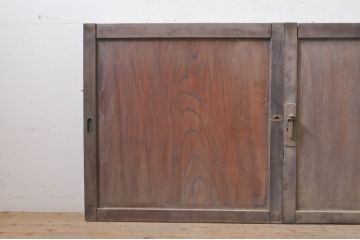 アンティーク建具　総欅(ケヤキ)材一枚板　温かみのある木味が魅力の板戸窓2枚セット(引き戸)(R-068260)