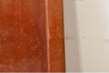 アンティーク建具　総欅(ケヤキ)材一枚板　どこか懐かしい雰囲気漂う板戸窓1枚(引き戸)(R-068262)