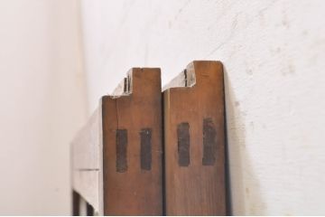 アンティーク建具　経年を感じさせる古い木味のガラス窓2枚セット(引き戸、ガラス戸)(R-068264)