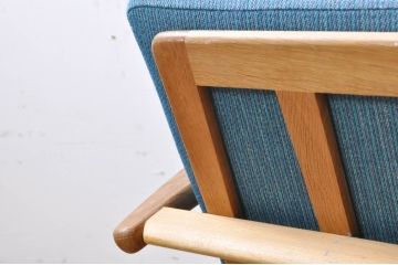 北欧家具　デンマークビンテージ　Hans J Wegner(ハンス・J・ウェグナー)　GETAMA(ゲタマ)　GE240　洗練された佇まいが目を引く3人掛けソファ(3P、三人掛け、アームソファ、トリプルソファ、3シーター、北欧、ヴィンテージ)(R-068268)