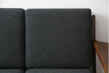 北欧家具　デンマークビンテージ　GETAMA(ゲタマ)　Hans J Wegner(ハンス・J・ウェグナー)　GE290　くつろぎの空間を演出するアーム付き3人掛けソファ(3P、三人掛け、アームソファ、トリプルソファ、3シーター、北欧、ヴィンテージ)(R-068269)